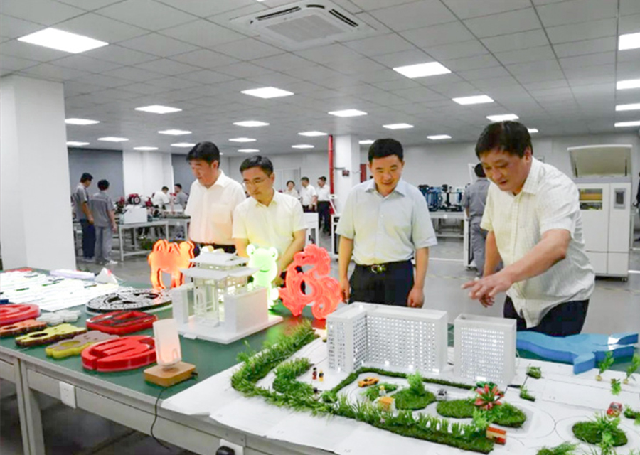 浙江省人力社保厅厅长吴伟斌一行调研走访伟德BETVlCTOR1946